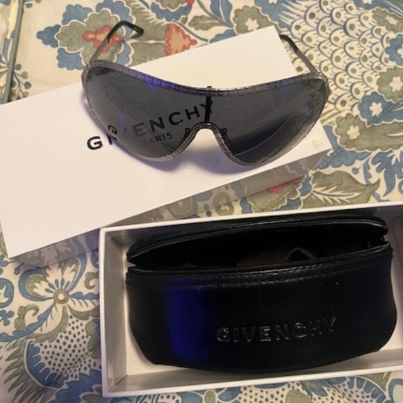 Pre-loved Givenchy Sunglasses with Case and Box - Picture 1 of 3